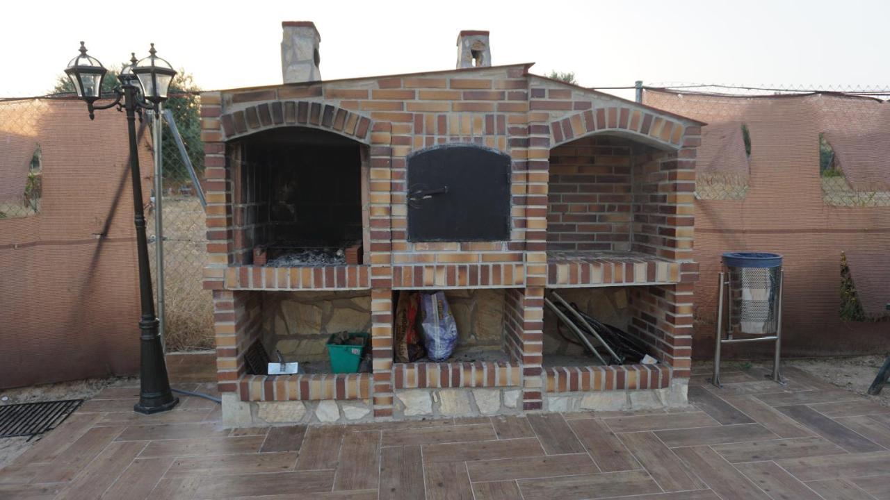 Cuchi Farm Villa Chinchon Luaran gambar